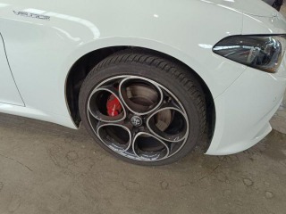 Alfa Romeo Giulia 2.0Turbo206kW AT8-Q4 Velo 2024