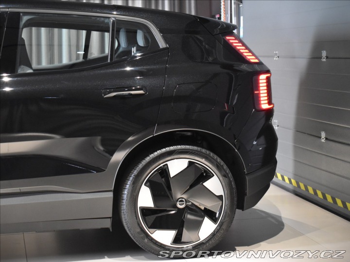 Volvo EX30 0,0 TwinMotorPerformance 2025