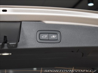 Volvo V60 2,0 T8  Plus Dark 2025