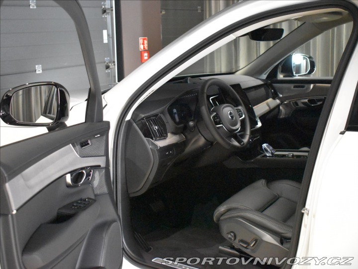 Volvo Ostatní modely XC90 2,0 T8  Plus Dark 2025