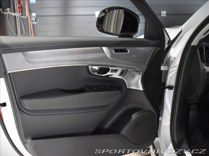 Volvo Ostatní modely XC90 2,0 T8  Plus Dark 2025