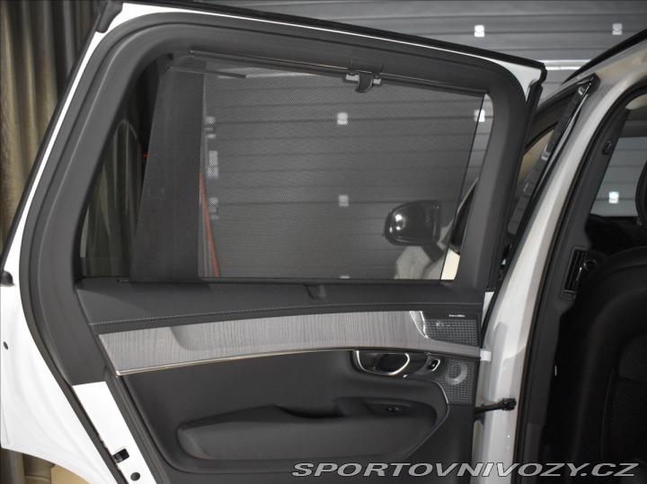 Volvo Ostatní modely XC90 2,0 T8  Plus Dark 2025