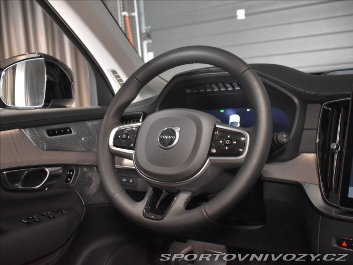 Volvo Ostatní modely XC90 2,0 T8 Plus Dark 2025