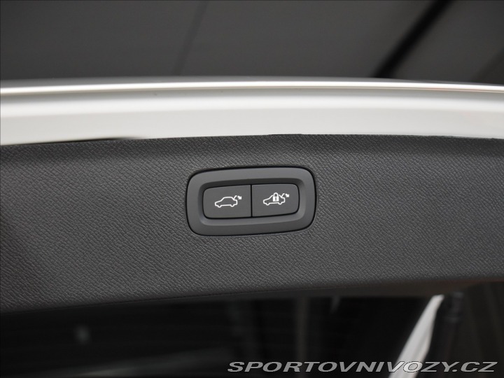Volvo Ostatní modely XC90 2,0 T8 Plus Dark 2025