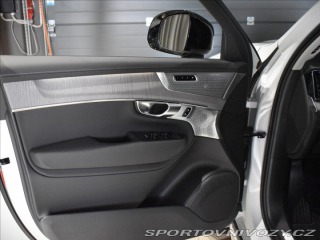 Volvo Ostatní modely XC90 2,0 T8 Plus Dark 2025