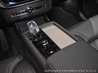 Volvo Ostatní modely XC90 2,0 T8 Plus Dark 2025
