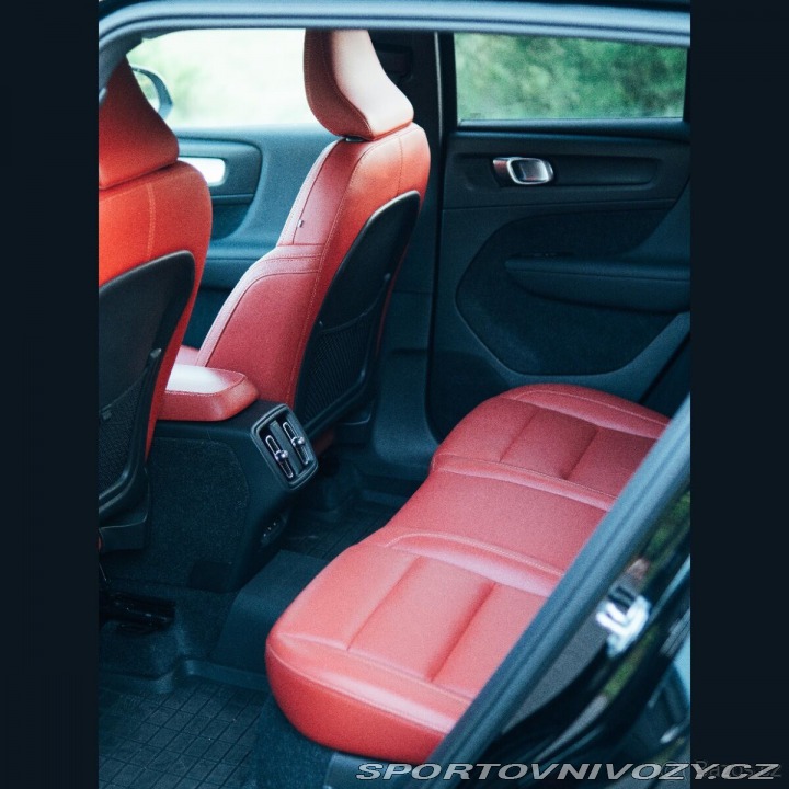 Volvo Ostatní modely XC40 2,0 T5 AWD 2018 2018