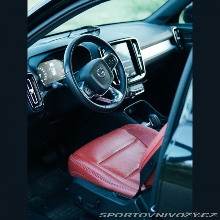 Volvo Ostatní modely XC40 2,0 T5 AWD 2018 2018