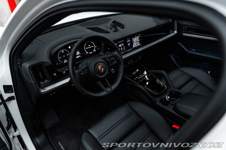Porsche Cayenne BOSE, PANO, CHRONO 1800