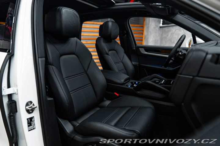 Porsche Cayenne BOSE, PANO, CHRONO 1800