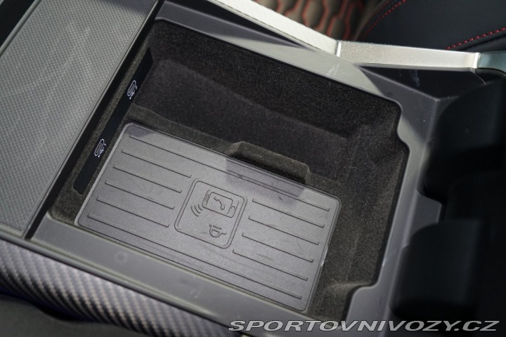 Audi RS Q8 MATRIX*MASÁŽ*PPF*ZÁRUKA*H 2023