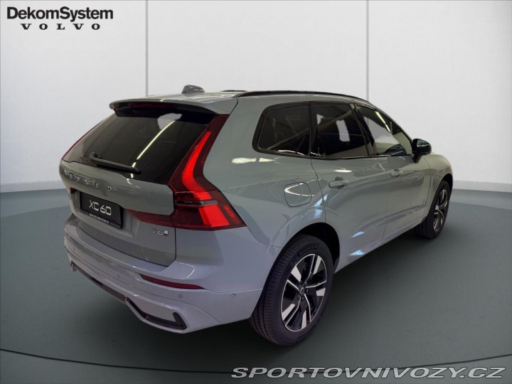 Volvo Ostatní modely XC60 2,0 T6 AWD Plus Dark 6887 2025