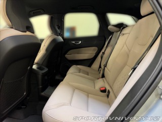 Volvo Ostatní modely XC60 2,0 T6 AWD Plus Dark 6887 2025