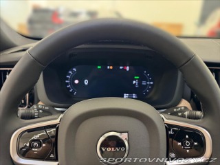 Volvo Ostatní modely XC60 2,0 T6 AWD Plus Dark 6887 2025