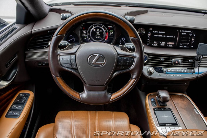 Lexus Ostatní modely LS LS500h 220kw / 264kw 4x4 2018