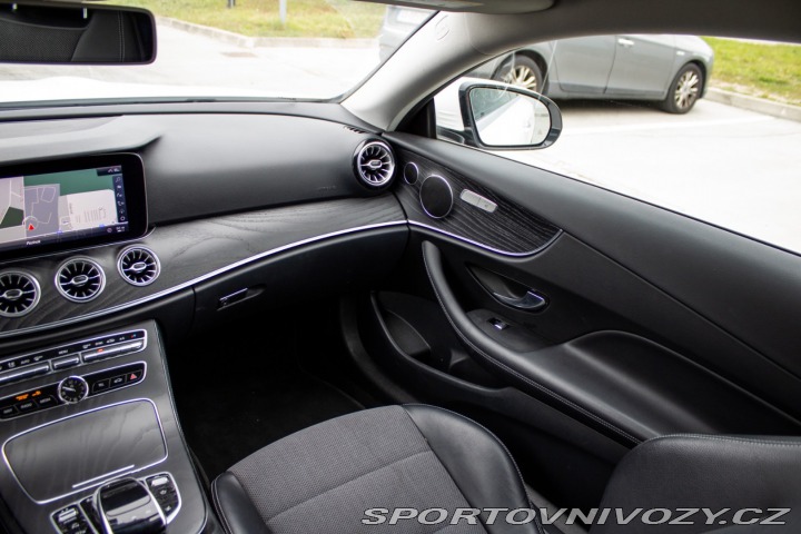 Mercedes-Benz E Kupé 200 4matic A/T / AJ 2018