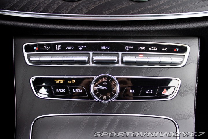 Mercedes-Benz E Kupé 200 4matic A/T / AJ 2018