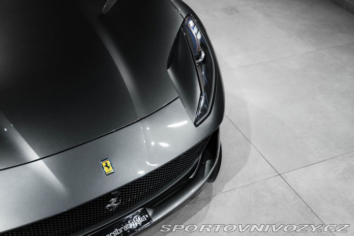 Ferrari 812 Superfast Lift, 360 kamer 1800