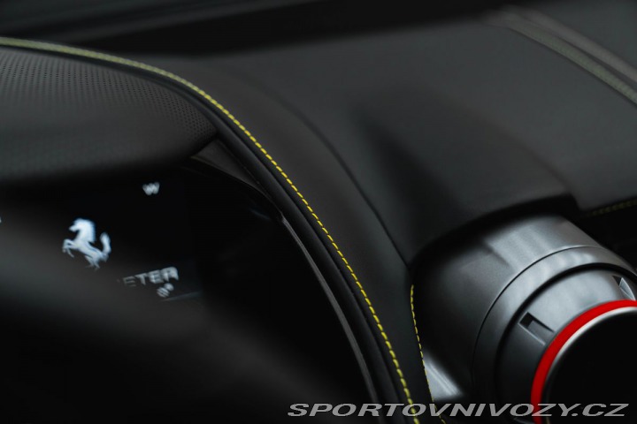 Ferrari 812 Superfast Lift, 360 kamer 1800