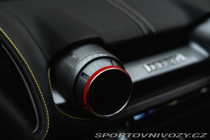 Ferrari 812 Superfast Lift, 360 kamer 1800