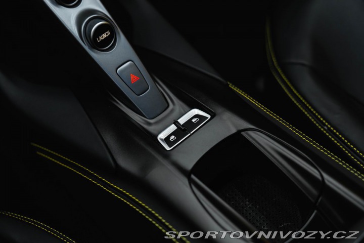 Ferrari 812 Superfast Lift, 360 kamer 1800