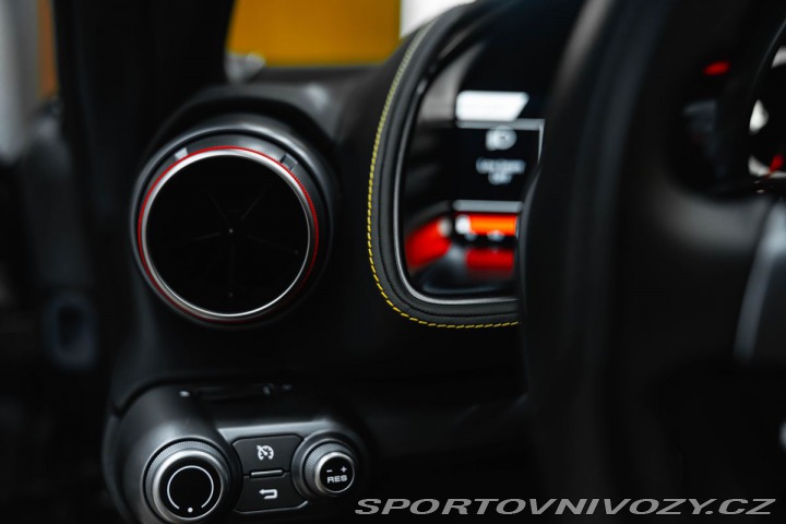 Ferrari 812 Superfast Lift, 360 kamer 1800