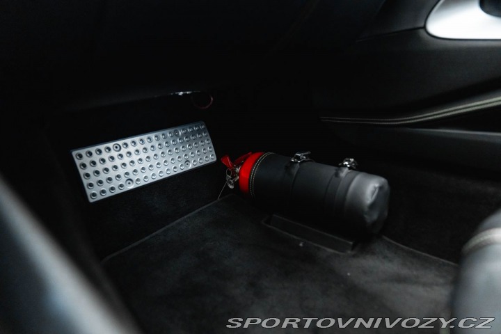 Ferrari 812 Superfast Lift, 360 kamer 1800