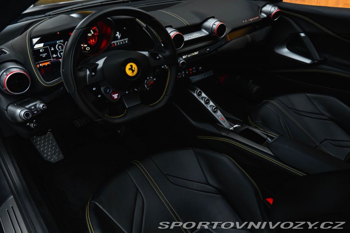 Ferrari 812 Superfast Lift, 360 kamer 1800