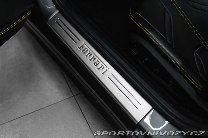 Ferrari 812 Superfast Lift, 360 kamer 1800