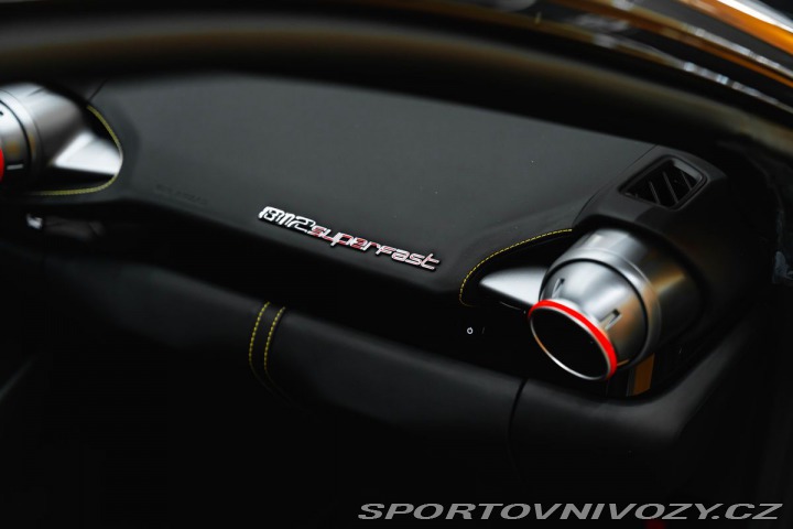 Ferrari 812 Superfast Lift, 360 kamer 1800