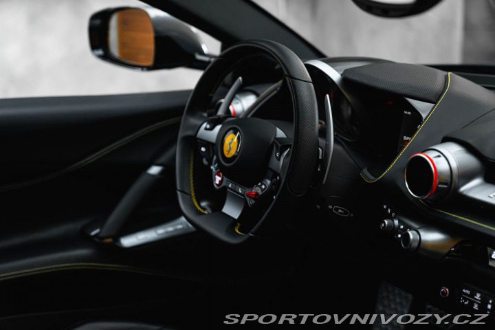 Ferrari 812 Superfast Lift, 360 kamer 1800