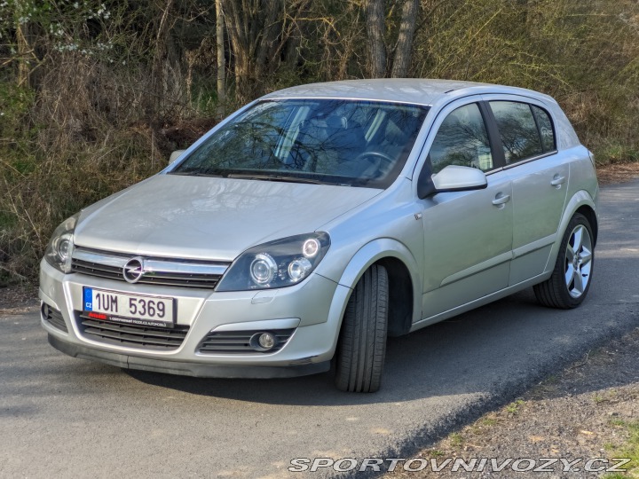 Opel Astra 2.0 Turbo 2004