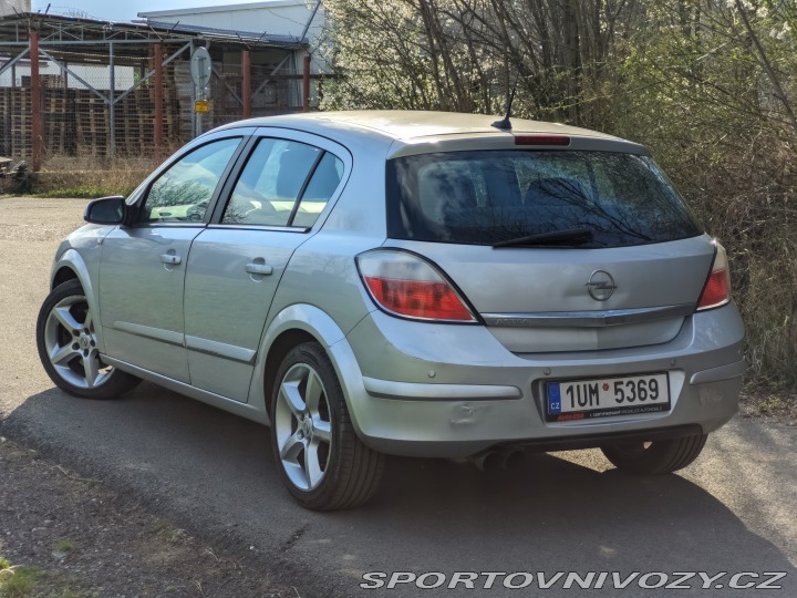 Opel Astra 2.0 Turbo 2004