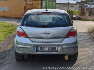 Opel Astra 2.0 Turbo 2004