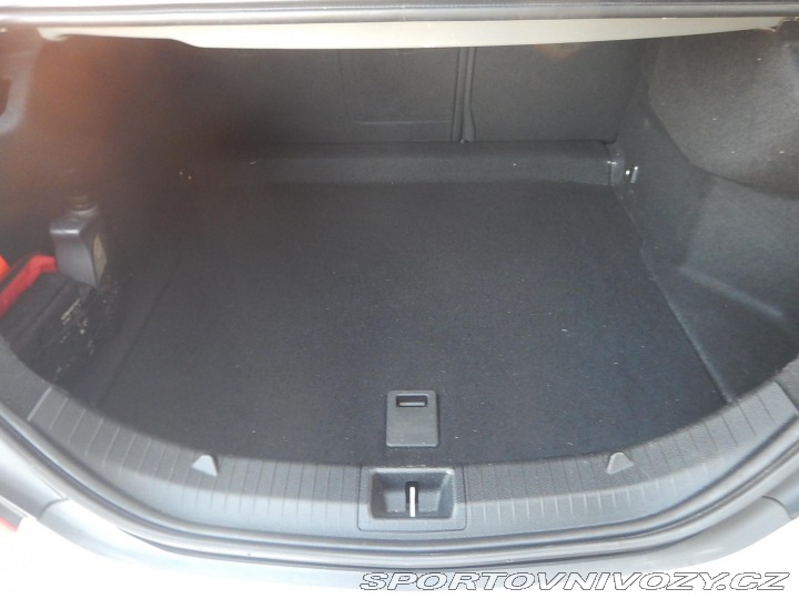Mercedes-Benz CLA 1,6i 2015