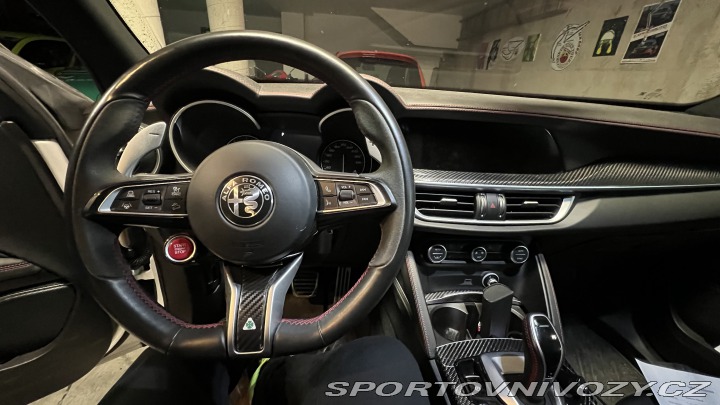 Alfa Romeo Stelvio Quadrifoglio 2021