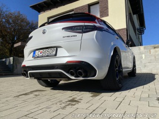 Alfa Romeo Stelvio Quadrifoglio 2021