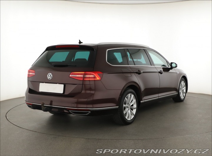Volkswagen Ostatní modely Passat Highline 2.0 BiTDI 2015