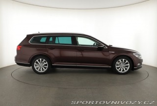 Volkswagen Ostatní modely Passat Highline 2.0 BiTDI 2015