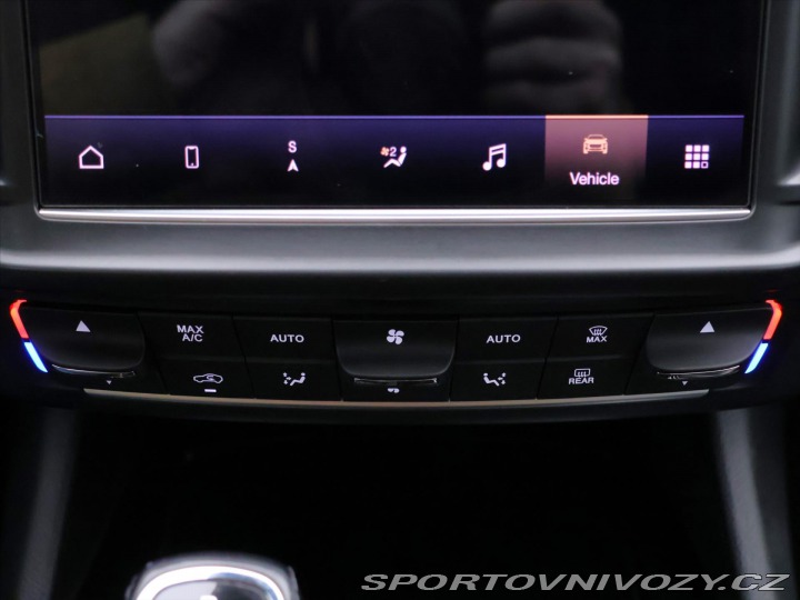 Maserati Levante 3,0 V6 257kW Aut 4x4 tažn 2020