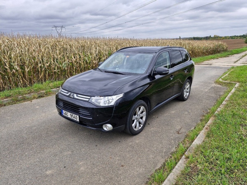 Mitsubishi Ostatní modely Outlander 2,3   III,4x4,2.2 Di-D,11