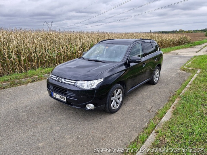 Mitsubishi Ostatní modely Outlander 2,3   III,4x4,2.2 Di-D,11 2014