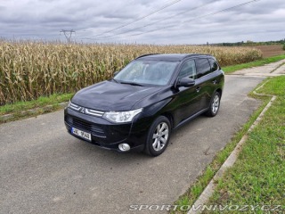 Mitsubishi Ostatní modely Outlander 2,3   III,4x4,2.2 Di-D,11 2014