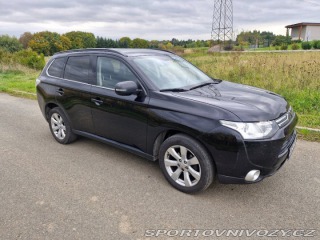 Mitsubishi Ostatní modely Outlander 2,3   III,4x4,2.2 Di-D,11 2014