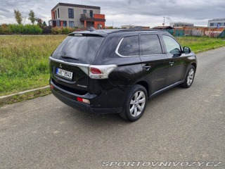 Mitsubishi Ostatní modely Outlander 2,3   III,4x4,2.2 Di-D,11 2014