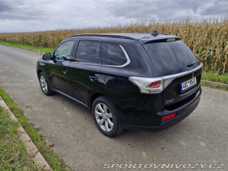 Mitsubishi Ostatní modely Outlander 2,3   III,4x4,2.2 Di-D,11 2014