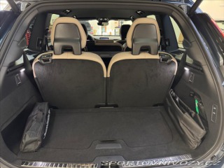 Volvo Ostatní modely XC90 2,0 T8 AWD Plus Dark 8805 2025