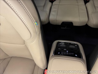 Volvo Ostatní modely XC90 2,0 T8 AWD Plus Dark 8805 2025