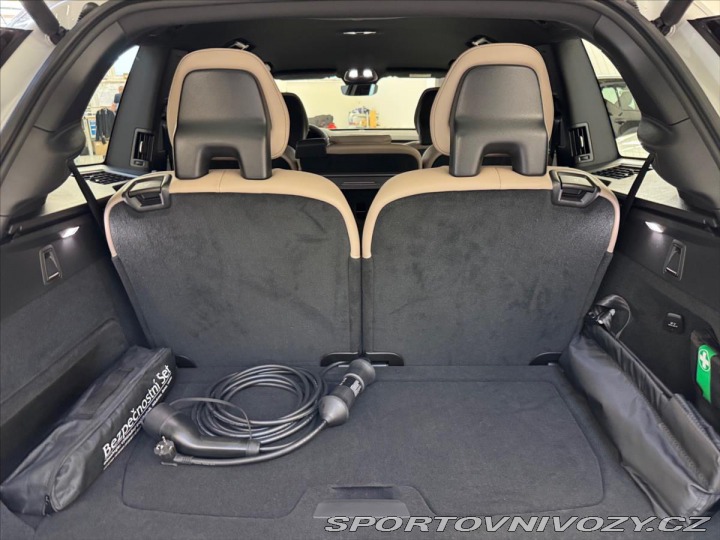 Volvo Ostatní modely XC90 2,0 T8 AWD Plus Dark 9875 2025