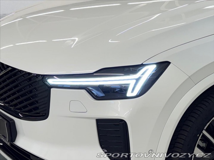 Volvo Ostatní modely XC90 2,0 T8 AWD Plus Dark 9875 2025